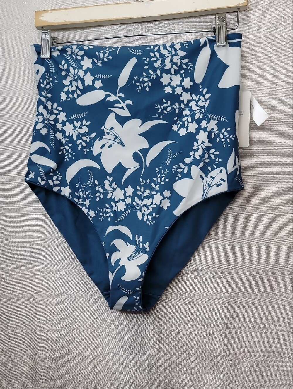 Baiia Nwt Tahiti Reversible High-Waisted Floral Bikini Bottom Size 12 - Picture 2 of 10